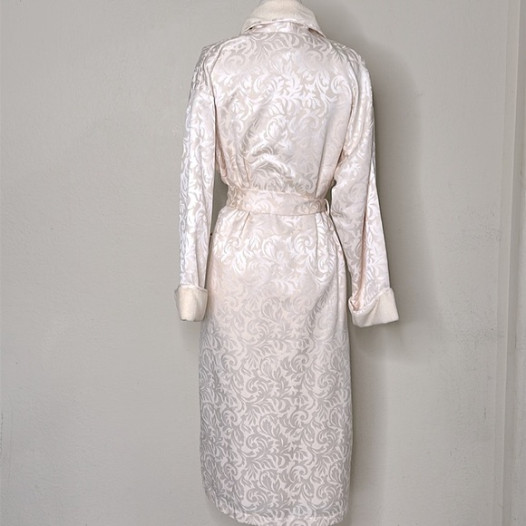 VTG Victoria’s Secret Gold Label Jacquard Lined Robe Dressing Gown Ivory SML - Picture 5 of 9